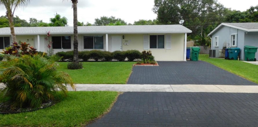 House in Cooper City, Florida 3 bedrooms, 94.3 sq.m. № 2083996