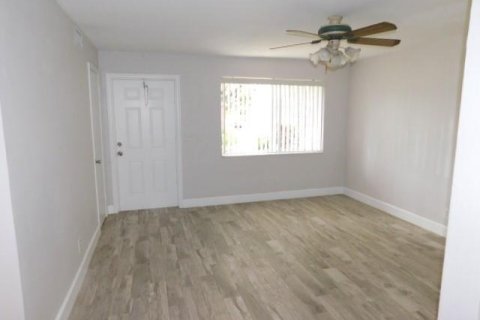 House in Cooper City, Florida 3 bedrooms, 94.3 sq.m. № 2083996 - photo 3