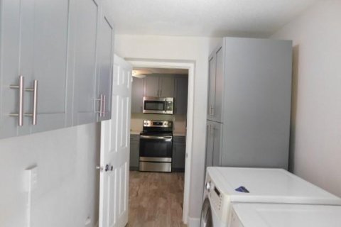 House in Cooper City, Florida 3 bedrooms, 94.3 sq.m. № 2083996 - photo 9