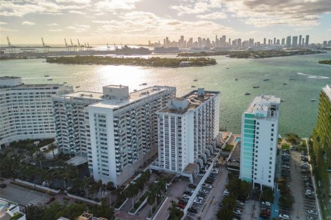 Condo in Miami Beach, Florida, 1 bedroom  № 1863996 - photo 23