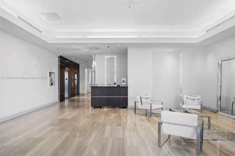 Condo in Miami Beach, Florida, 1 bedroom  № 1863996 - photo 17