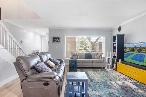 Townhouse in Pembroke Pines, Florida 3 bedrooms, 167.41 sq.m. № 1775179 - photo 8
