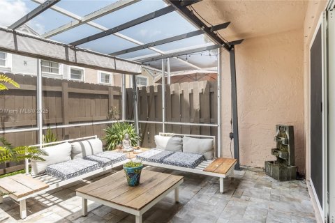 Townhouse in Pembroke Pines, Florida 3 bedrooms, 167.41 sq.m. № 1775179 - photo 20