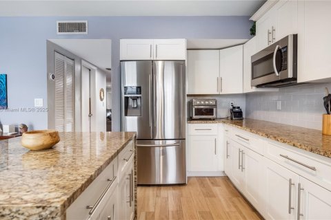 Townhouse in Pembroke Pines, Florida 3 bedrooms, 167.41 sq.m. № 1775179 - photo 17
