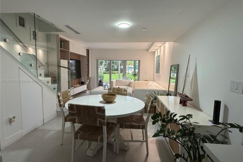 Touwnhouse à louer à Key Biscayne, Floride: 2 chambres, 96.8 m2 № 1957118 - photo 1