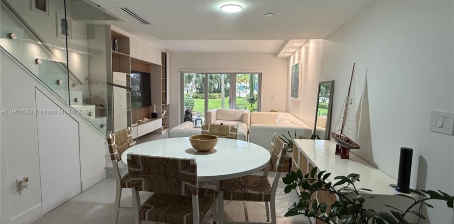 Touwnhouse à Key Biscayne, Floride 2 chambres, 96.8 m2 № 1957118