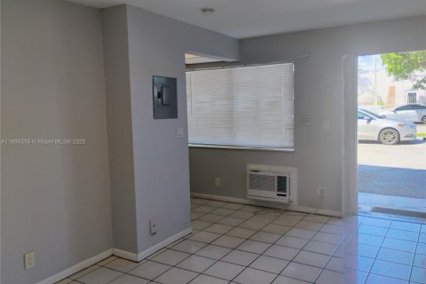 Appartement à louer à Hollywood, Floride: 1 chambre, 1112.04 m2 № 1947205 - photo 10