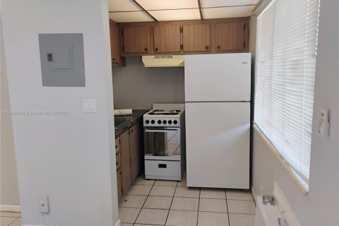 Appartement à louer à Hollywood, Floride: 1 chambre, 1112.04 m2 № 1947205 - photo 5