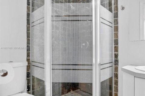 Снять в аренду кондоминиум в Норт-Майами-Бич, Флорида 2 спальни, 72.93м2, № 1991227 - фото 27