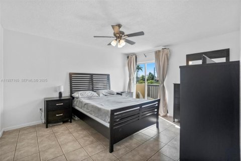 Снять в аренду кондоминиум в Норт-Майами-Бич, Флорида 2 спальни, 72.93м2, № 1991227 - фото 16