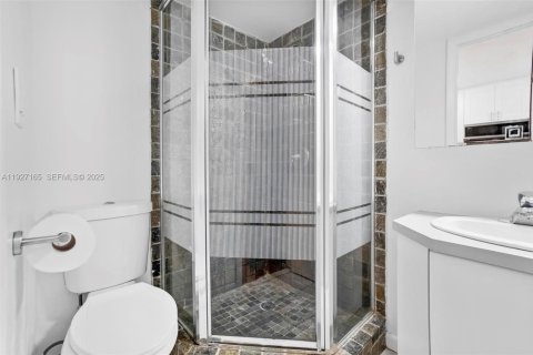 Снять в аренду кондоминиум в Норт-Майами-Бич, Флорида 2 спальни, 72.93м2, № 1991227 - фото 28