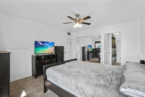 Снять в аренду кондоминиум в Норт-Майами-Бич, Флорида 2 спальни, 72.93м2, № 1991227 - фото 18