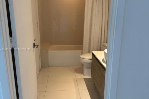 Снять в аренду кондоминиум в Майами, Флорида 1 спальня, 63.27м2, № 1984296 - фото 22