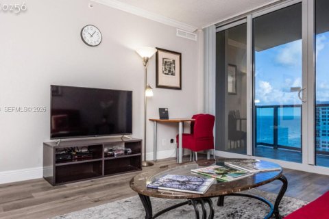 Condo in Hollywood, Florida, 1 bedroom № 2245975 - photo 25