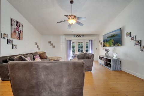 House in Ocoee, Florida 3 bedrooms, 150.69 sq.m. № 1536193 - photo 8