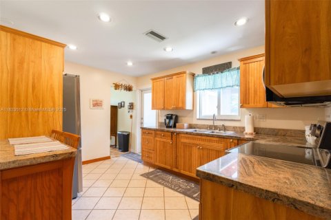 House in Hollywood, Florida 3 bedrooms, 131.74 sq.m. № 1806196 - photo 20