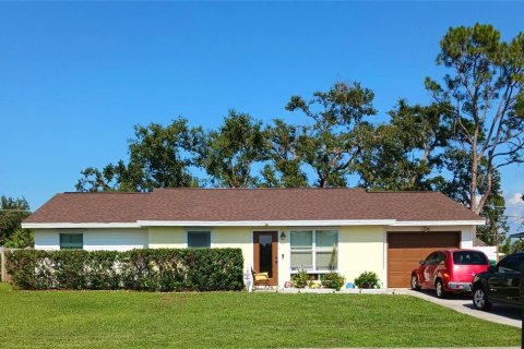 Villa ou maison à Port Charlotte, Floride 3 chambres, 106.84 m2 № 2093089