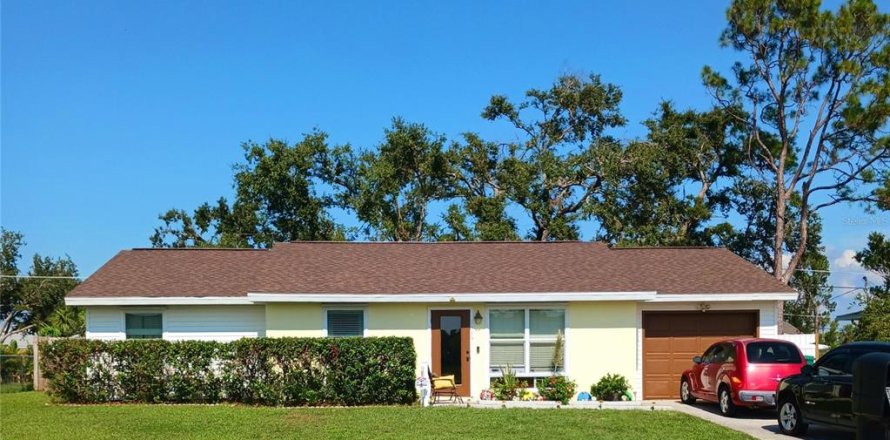 Villa ou maison à Port Charlotte, Floride 3 chambres, 106.84 m2 № 2093089