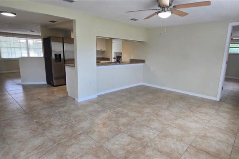 House in Spring Hill, Florida 3 bedrooms, 179.49 sq.m. № 1757788 - photo 7