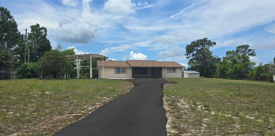 House in Spring Hill, Florida 3 bedrooms, 179.49 sq.m. № 1757788