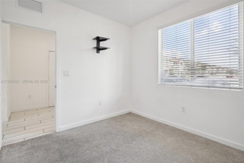 Townhouse in Homestead, Florida 4 bedrooms, 127.65 sq.m. № 2010217 - photo 16