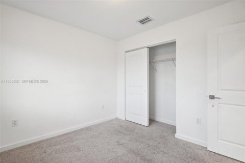 Townhouse in Homestead, Florida 4 bedrooms, 127.65 sq.m. № 2010217 - photo 24