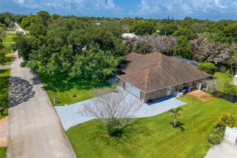 House in Vero Beach, Florida 3 bedrooms, 235.23 sq.m. № 2230205 - photo 13