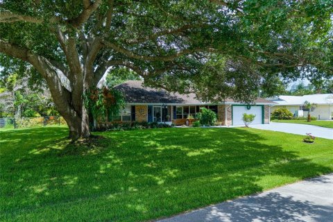 House in Vero Beach, Florida 3 bedrooms, 235.23 sq.m. № 2230205 - photo 2