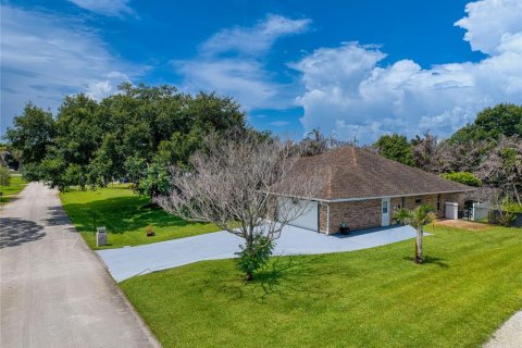 House in Vero Beach, Florida 3 bedrooms, 235.23 sq.m. № 2230205 - photo 11