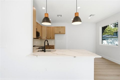 Duplex in Orlando, Florida 3 bedrooms, 146.41 sq.m. № 2197143 - photo 7