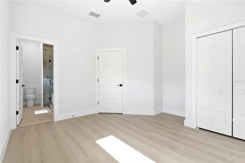 Duplex in Orlando, Florida 3 bedrooms, 146.41 sq.m. № 2197143 - photo 17