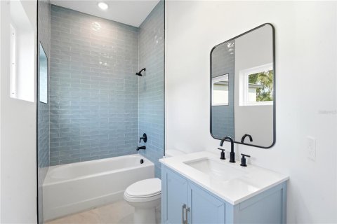Duplex in Orlando, Florida 3 bedrooms, 146.41 sq.m. № 2197143 - photo 24