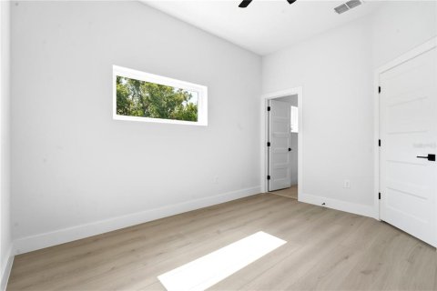 Duplex in Orlando, Florida 3 bedrooms, 146.41 sq.m. № 2197143 - photo 14