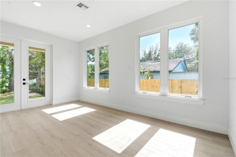 Duplex in Orlando, Florida 3 bedrooms, 146.41 sq.m. № 2197143 - photo 12