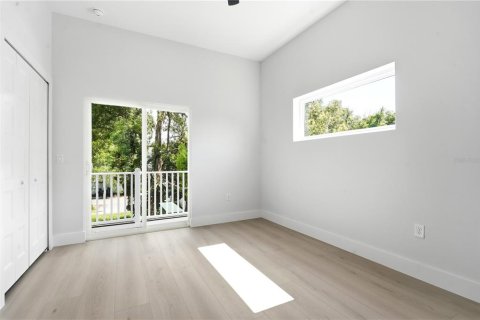 Duplex in Orlando, Florida 3 bedrooms, 146.41 sq.m. № 2197143 - photo 15