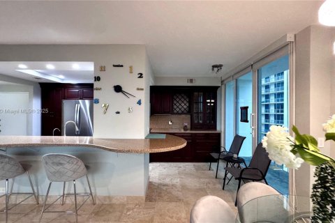 Condominio en alquiler en Hollywood, Florida, 2 dormitorios, 126.35 m2 № 1926020 - foto 2
