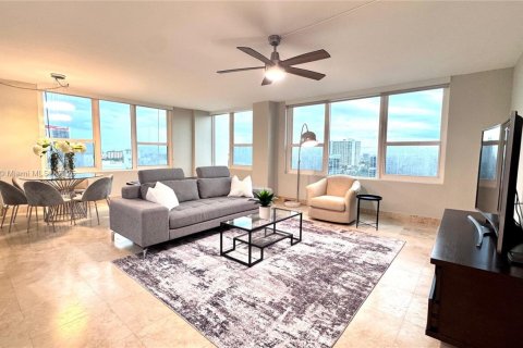 Condominio en alquiler en Hollywood, Florida, 2 dormitorios, 126.35 m2 № 1926020 - foto 11