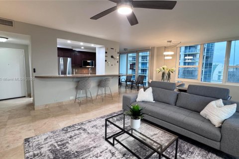 Condominio en alquiler en Hollywood, Florida, 2 dormitorios, 126.35 m2 № 1926020 - foto 21