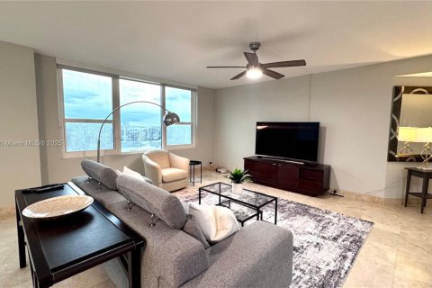 Condominio en alquiler en Hollywood, Florida, 2 dormitorios, 126.35 m2 № 1926020 - foto 14
