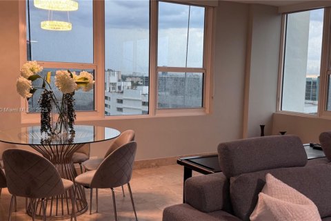 Condominio en alquiler en Hollywood, Florida, 2 dormitorios, 126.35 m2 № 1926020 - foto 13