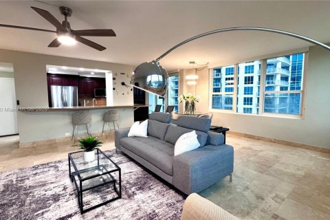 Condominio en alquiler en Hollywood, Florida, 2 dormitorios, 126.35 m2 № 1926020 - foto 3
