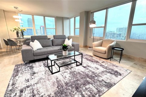 Condominio en alquiler en Hollywood, Florida, 2 dormitorios, 126.35 m2 № 1926020 - foto 16
