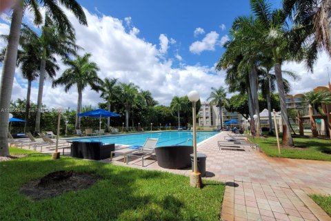 Condominio en venta en Miami, Florida, 2 dormitorios, 93.83 m2 № 2006098 - foto 10