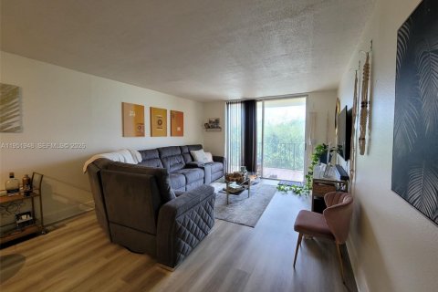 Condominio en venta en Miami, Florida, 2 dormitorios, 93.83 m2 № 2006098 - foto 2