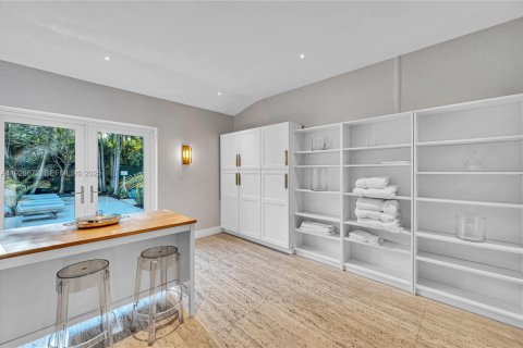 House in Miami, Florida 4 bedrooms, 314.94 sq.m. № 1988724 - photo 28