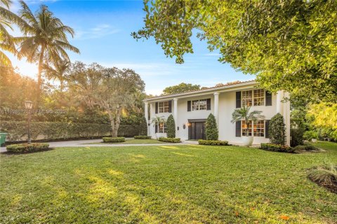 House in Miami, Florida 4 bedrooms, 314.94 sq.m. № 1988724 - photo 8