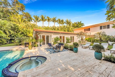 House in Miami, Florida 4 bedrooms, 314.94 sq.m. № 1988724 - photo 12