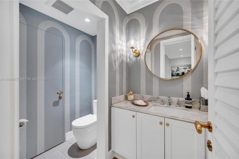 House in Miami, Florida 4 bedrooms, 314.94 sq.m. № 1988724 - photo 29