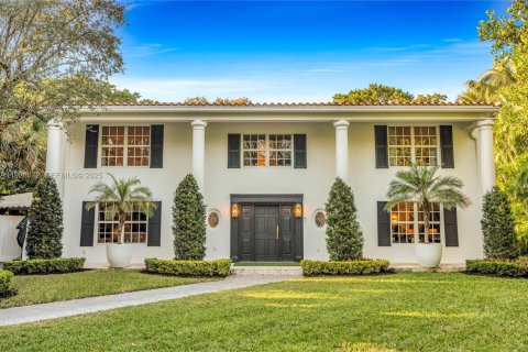 House in Miami, Florida 4 bedrooms, 314.94 sq.m. № 1988724 - photo 1