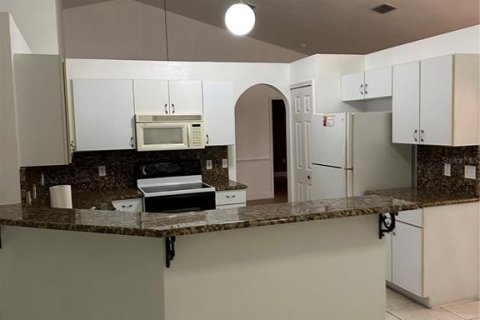Casa en venta en Kissimmee, Florida, 3 dormitorios, 161 m2 № 1838077 - foto 12